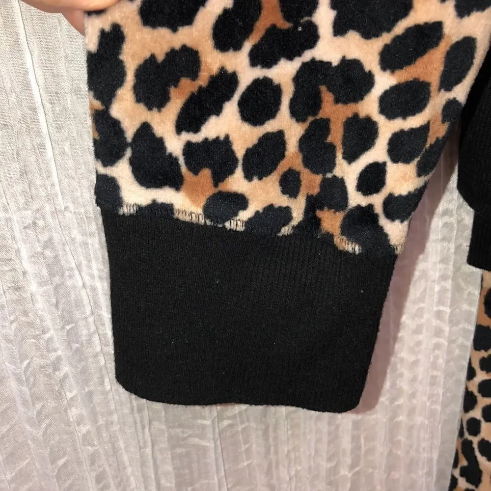 Secret Treasures M Sleepwear Lounge Velour Leopard Print Top & Bottom Set